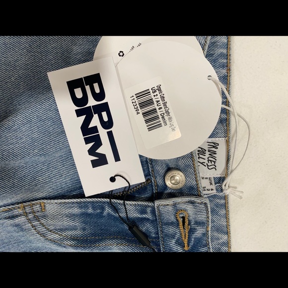 Mid-rise light blue wash. Brand new, never worn. - Picture 6 of 6